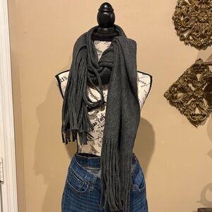 *LUCKY BRAND Elegant Cozy Warm Gray Fringe Scarf